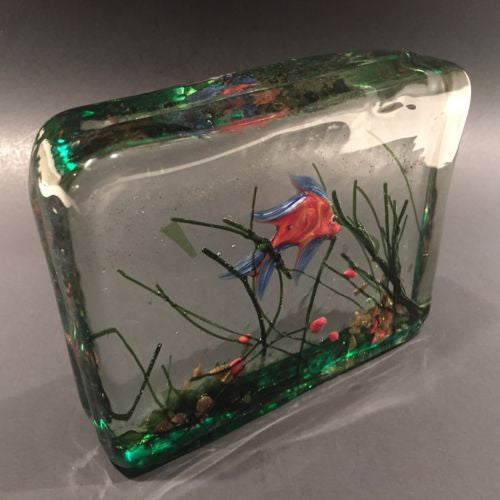 MURANO ART GLASS AQUARIUM PAPERWEIGHT LARGE IN SIZE WONDERFUL DETAIL EUC  W/LITE